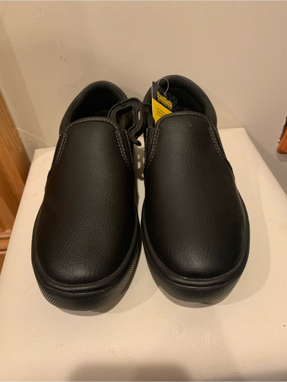 New Woman’s Comfort Slip-On Black Work Loafers. Size 6